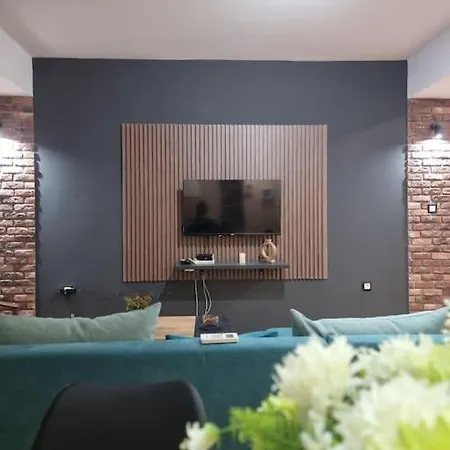 Golden Loft - Center *